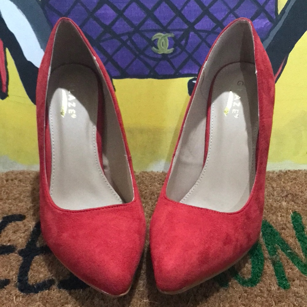 Red Anne Michelle pumps heels size 9 women